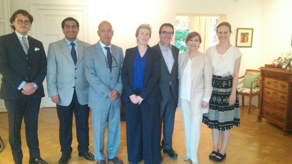 Cocktail at the Embassy of Perú to Sweden, Norway and Denmak offered by the Ambassador José Beraún. From right to left: Kajsa Ekroos, Senior Planning Officer, FinCEAL Plus, Mar Duque, Director of International Relations of the EIIS, Fernando Galván, President of the Permanent Forum of the CELAC-EU Academic Summit and Rector of the Universidad de Alcalá, Spain, Paola Amadei, Director of the EULAC Foundation, José Baraún, Ambassador of Perú to Sweden, Norway and Denamark, Mario Torres, Director of the EIIS and Jonathan Violante, Head of Protocol and Multilateral Affairs of the EIIS.